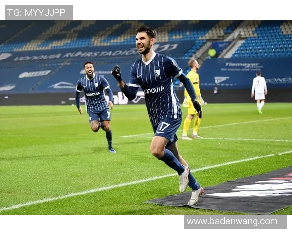 科隆与波鸿激战正酣双方争夺激烈战况引人关注